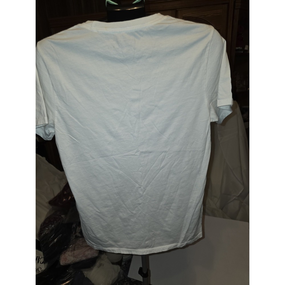 Womens Guess T-Shirt Size M. 20" PTP, 27" Long. White And Pink. Casual, Leasure, - Picture 3 of 4
